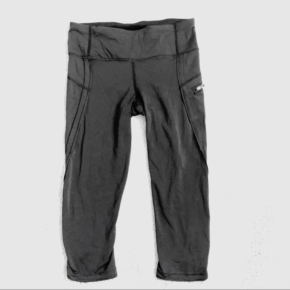 Lululemon crop leggings size 4
